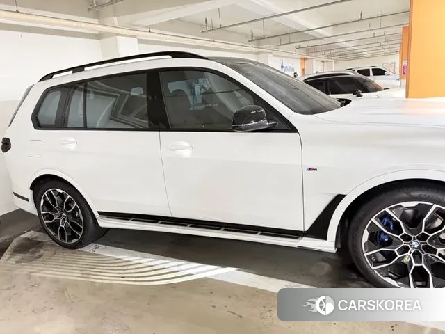 BMW X7 (G07) 2025 Белый из Кореи, фото 4