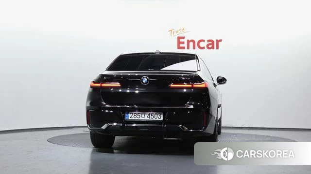 BMW 7 Series (G70) id 4185896 из Кореи 33