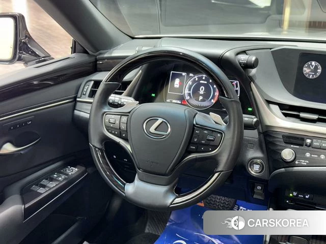 Lexus ES id 4273980 из Китая 27