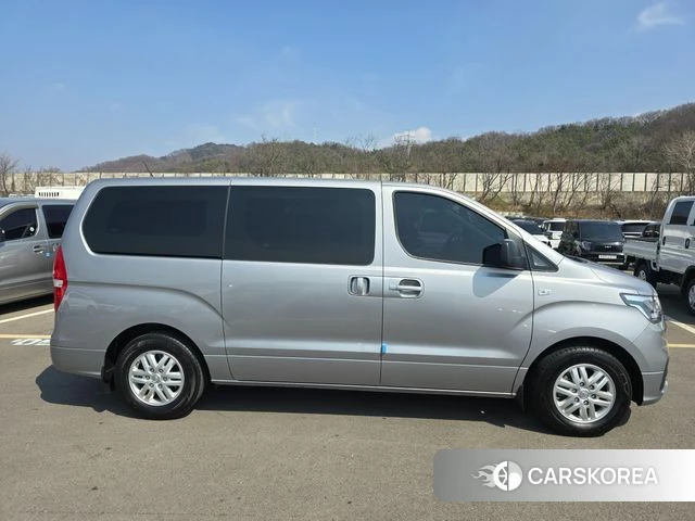 Hyundai The New Grand Starex id 3844951 из Кореи 14