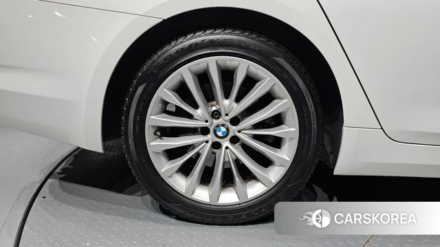 BMW 5 Series (G30) id 4551437 из Кореи 30