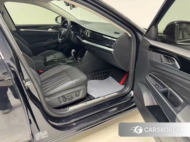 Volkswagen Passat PHEV id 4221849 из Китая 12