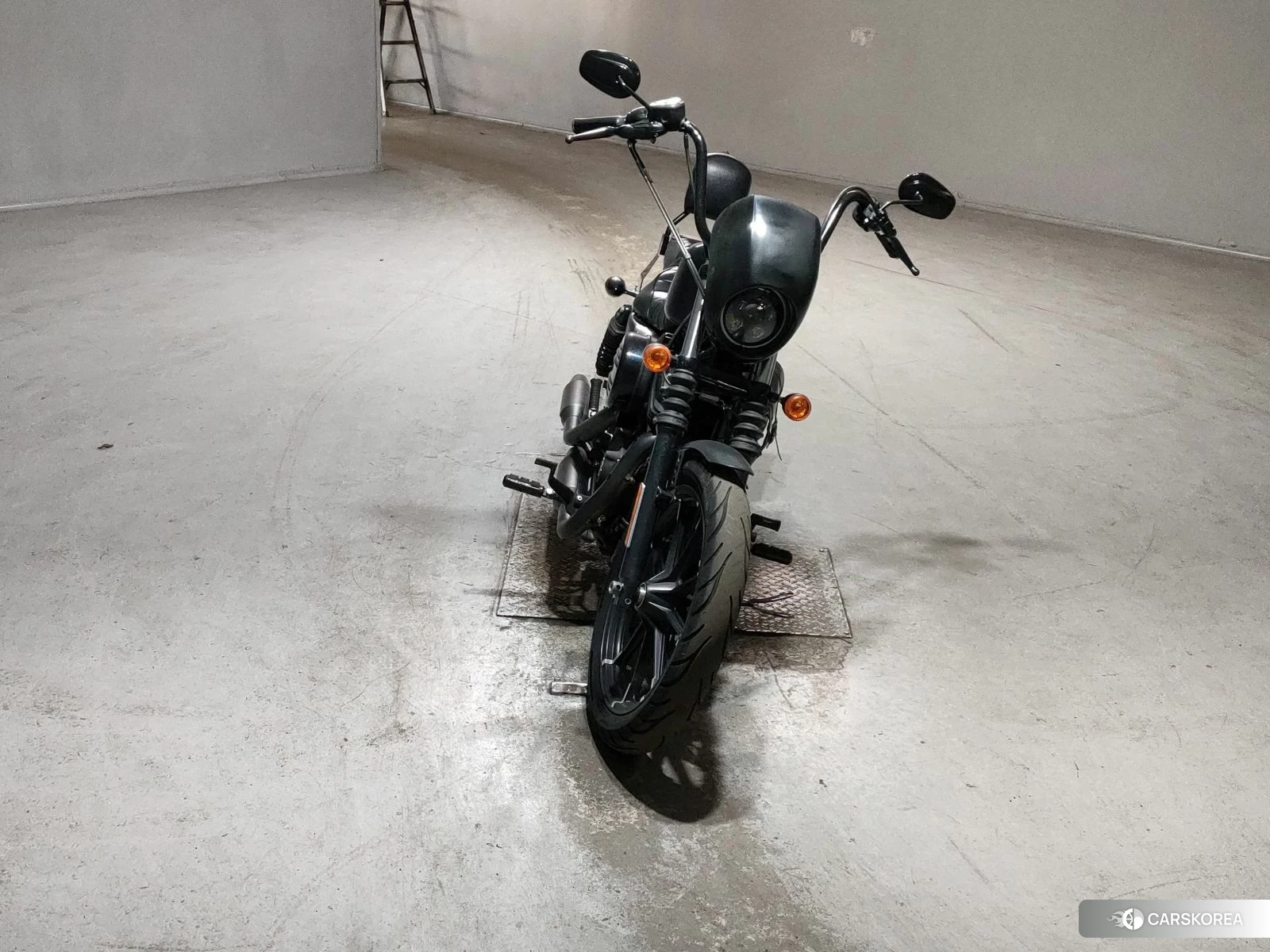 Harley-Davidson Sportster XL883N 2017 из Японии, фото 2
