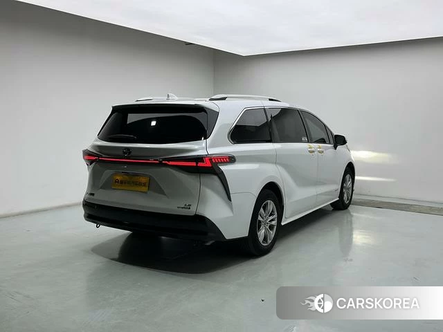 Toyota Saina id 4272875 из Китая 14