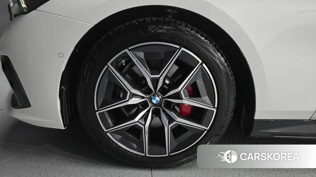 BMW 5 Series (G60) id 4904478 из Кореи 31