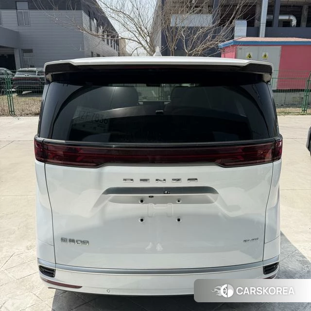 Denza D9 EV id 3920237 из Китая 12