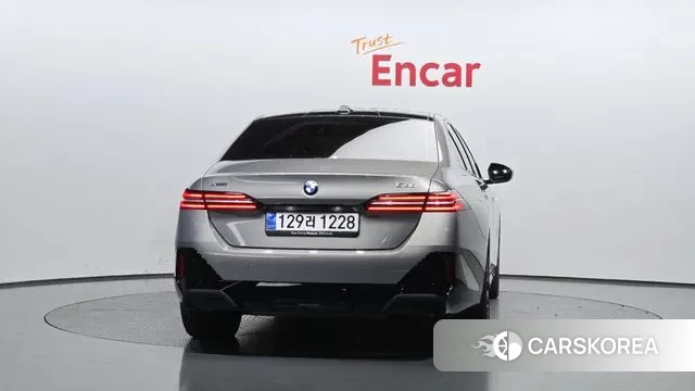 BMW 5 Series (G60) id 3415253 из Кореи 14