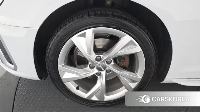 Audi A4 (B9) id 3561850 из Кореи 14