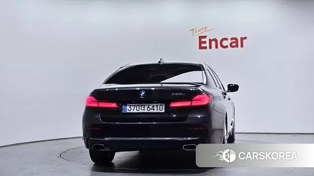 BMW 5 Series (G30) id 3577796 из Кореи 14