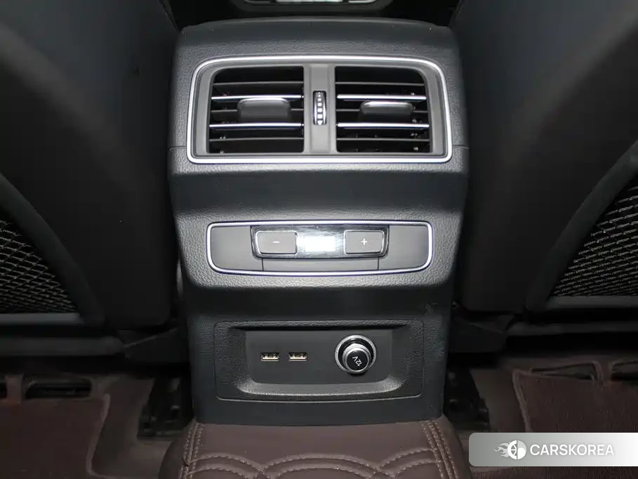 Audi Q5L id 4599700 из Китая 9