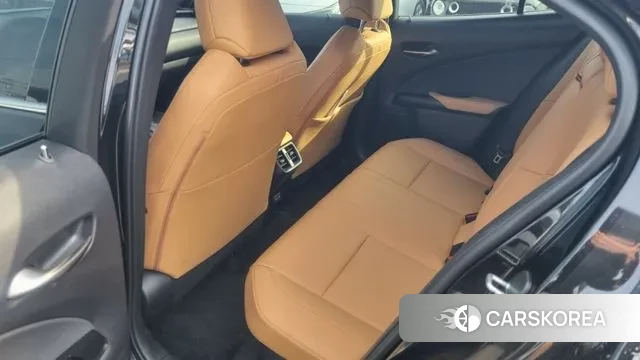 Lexus UX250h id 3620325 из Кореи 8