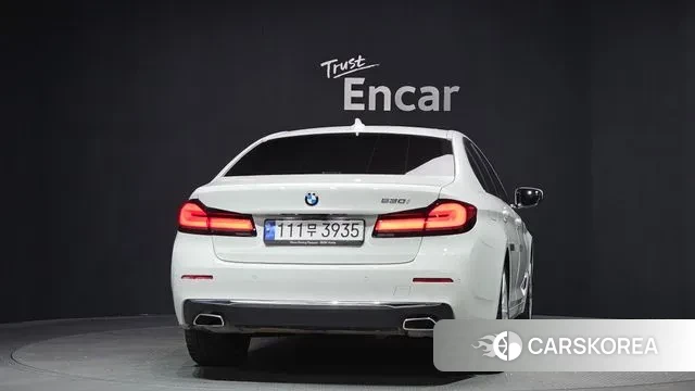 BMW 5 Series (G30) id 3649599 из Кореи 14