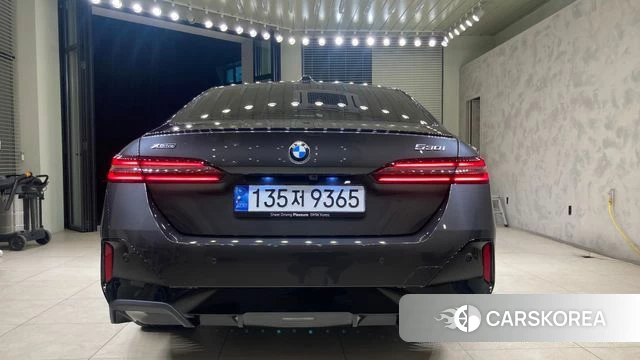 BMW 5 Series (G60) id 4462511 из Кореи 14