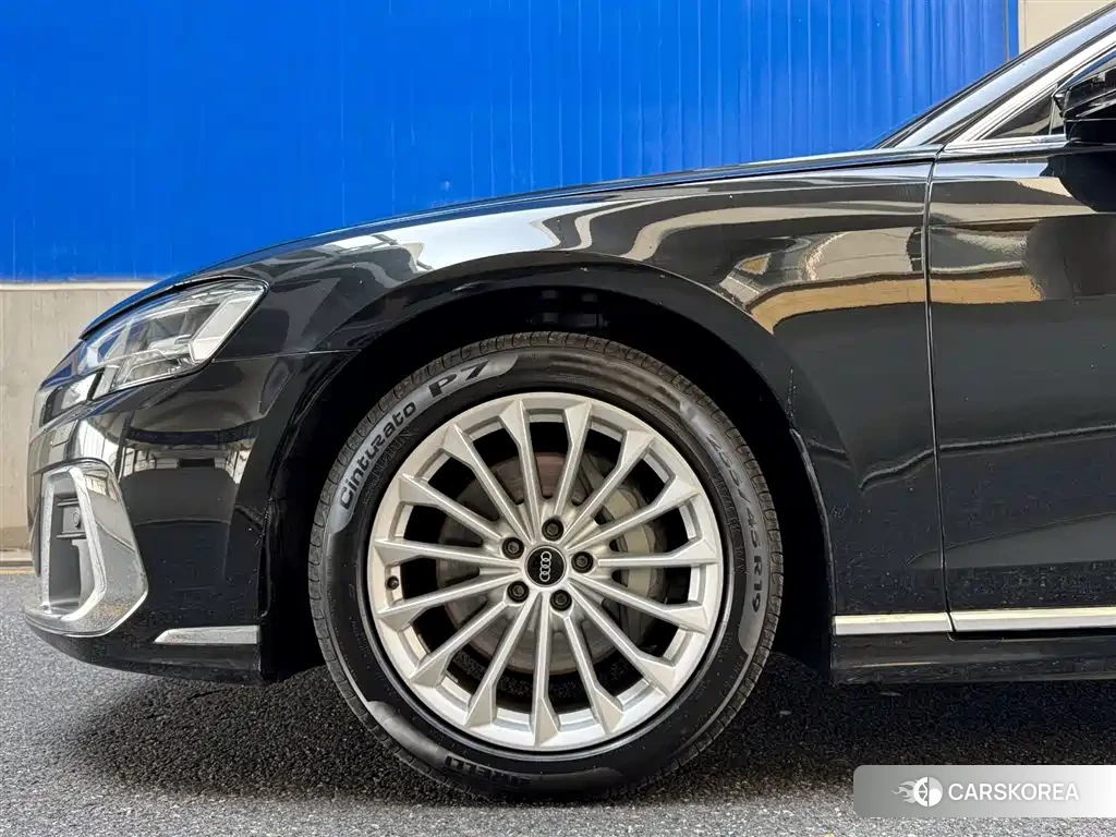 Audi A8 id 4607018 из Китая 10