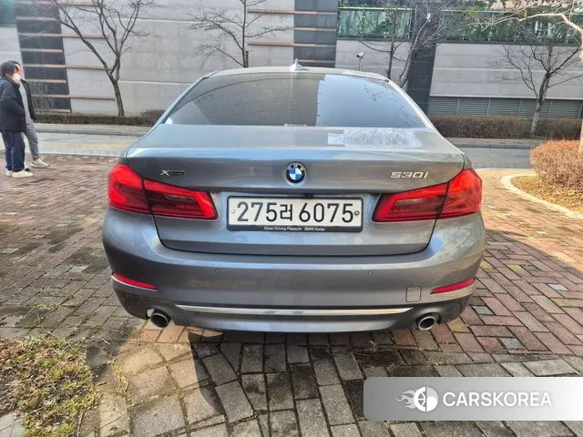 BMW 5 Series (G30) 2020 Серебристо-серый из Кореи, фото 4