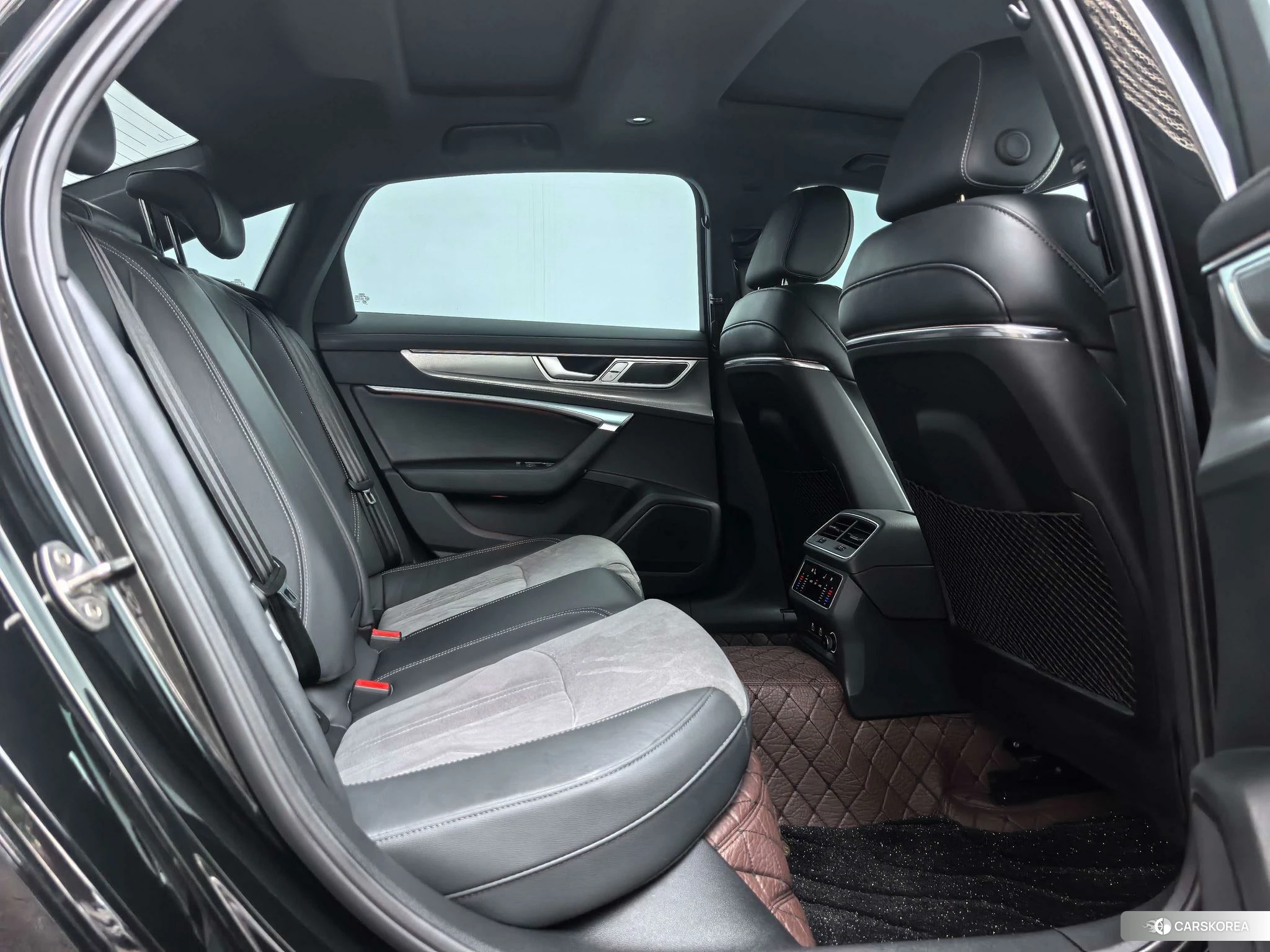 Audi A6L id 4461325 из Китая 9