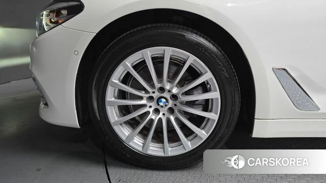 BMW 5 Series (G30) id 4667410 из Кореи 25