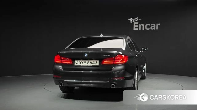 BMW 5 Series (G30) id 4429927 из Кореи 14