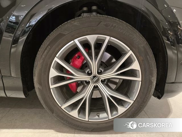 Audi Q8 id 4259312 из Китая 22