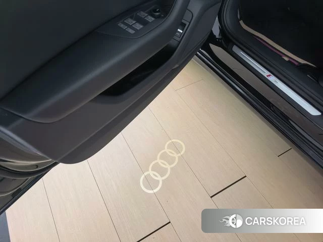 Audi A6L id 4328807 из Китая 20