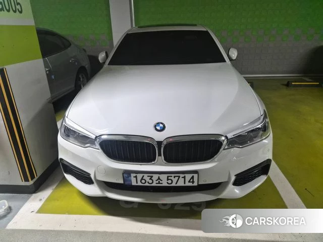 BMW 5 Series (G30) 2018 Жемчужный цвет из Кореи, фото 4