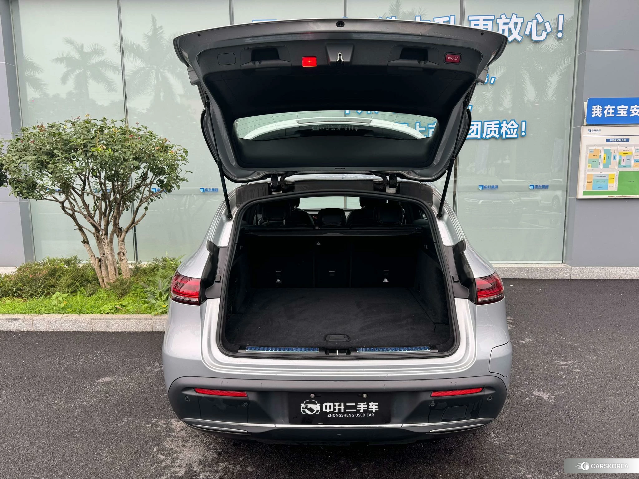 Mercedes-Benz EQC 2022 Серебристо-серый из Китая, фото 6