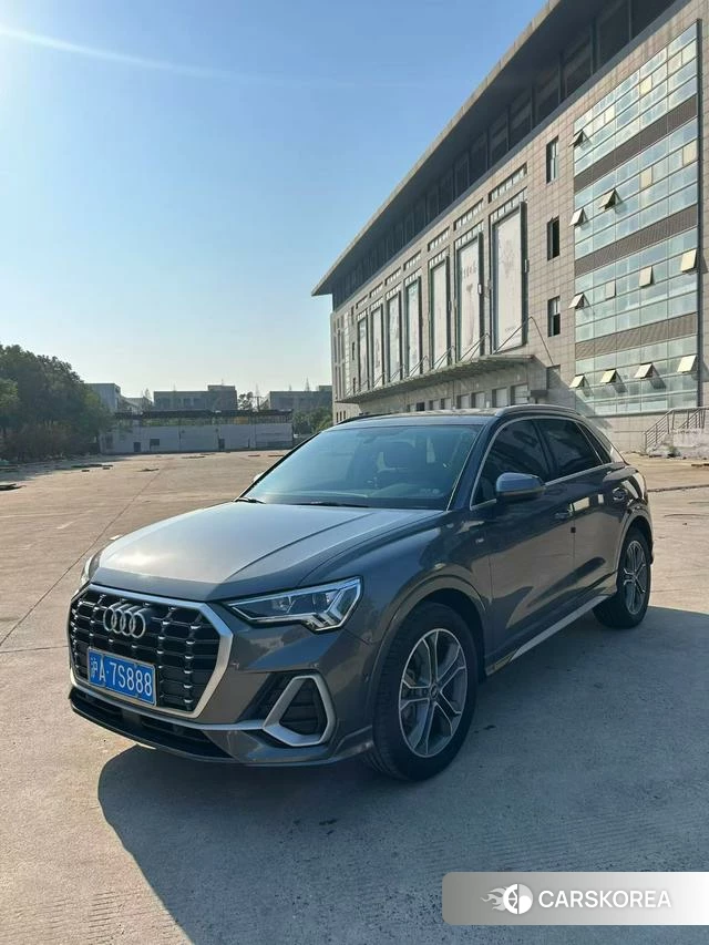 Audi Q3 2021 Темно-серый из Китая, фото 4