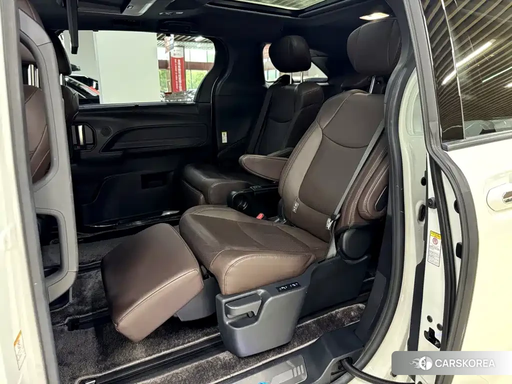 Toyota Sienna id 4583797 из Китая 22