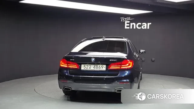 BMW 5 Series (G30) id 3541406 из Кореи 14