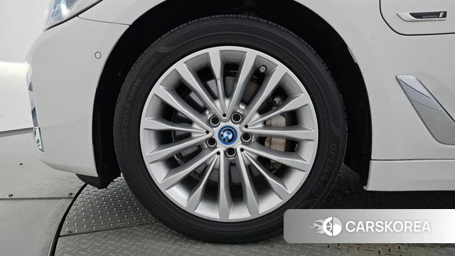 BMW 5 Series (G30) id 4641130 из Кореи 29