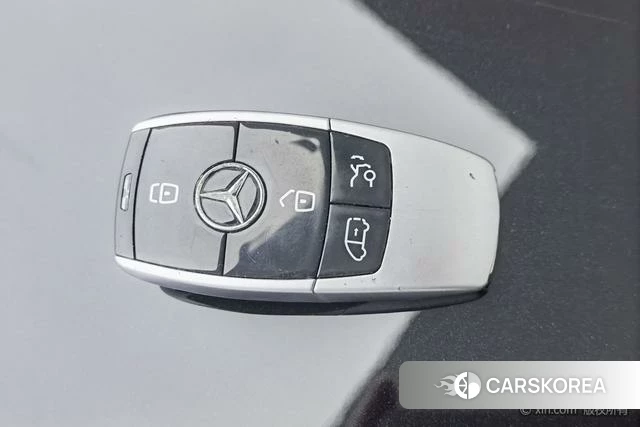 Mercedes-Benz V-class id 4307083 из Китая 18
