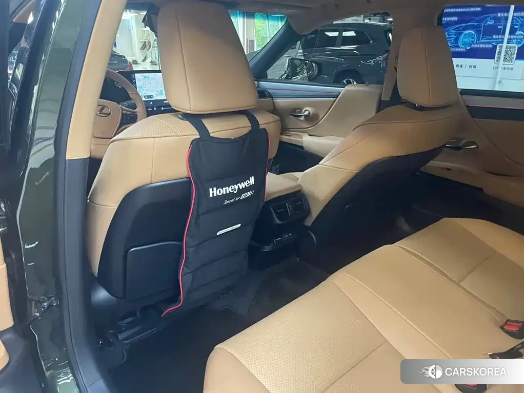Lexus ES 2026 Зеленый из Китая, фото 6