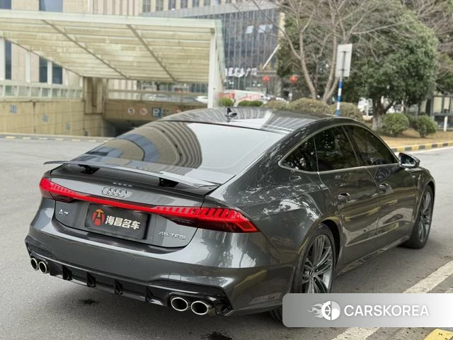 Audi A7 2022 Темно-серый из Китая, фото 4