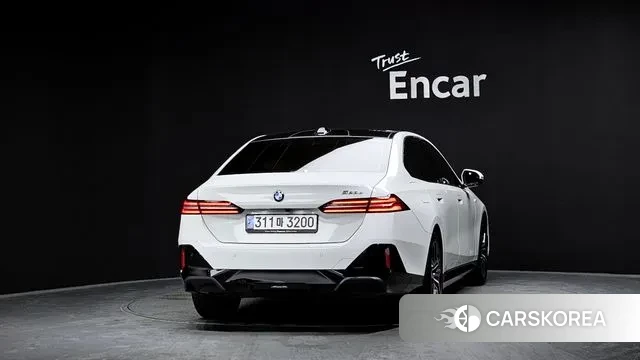 BMW 5 Series (G60) id 3451991 из Кореи 14