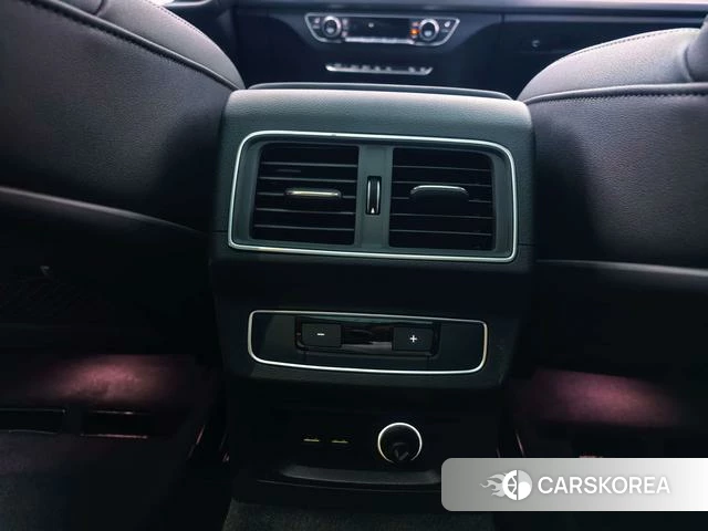 Audi Q5L id 4353766 из Китая 21
