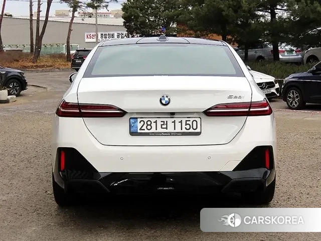 BMW 5 Series (G60) id 3751208 из Кореи 14