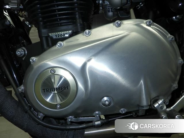 Engine photo