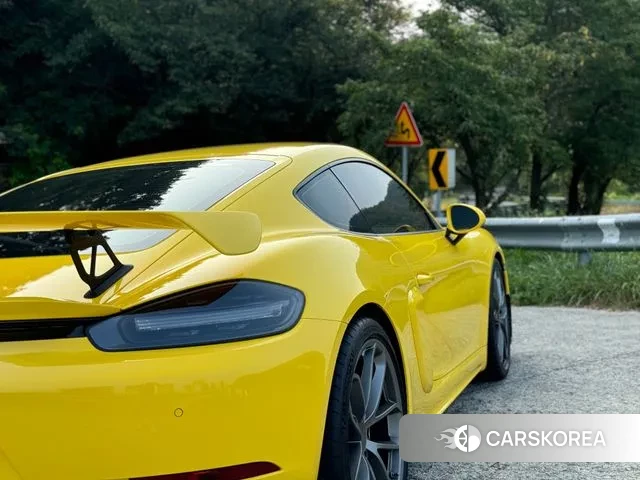 Porsche 718 Cayman 2022 Желтый из Кореи, фото 4