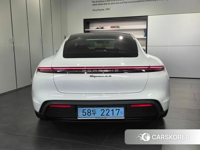 Porsche Taycan 2024 Белый из Кореи, фото 6