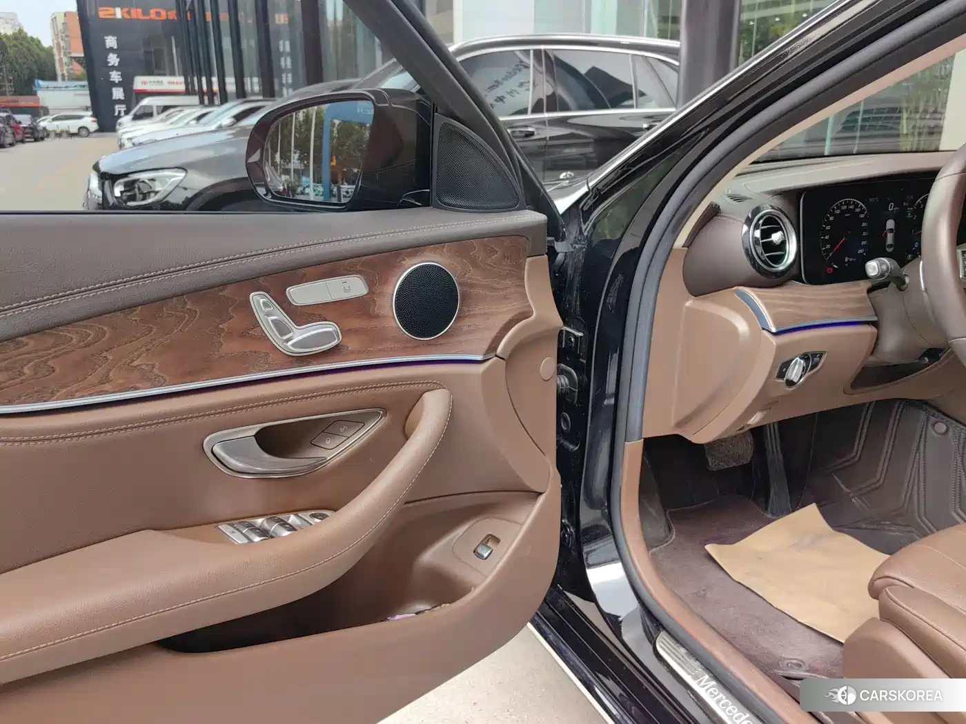 Mercedes-Benz E-Class id 4644475 из Китая 12