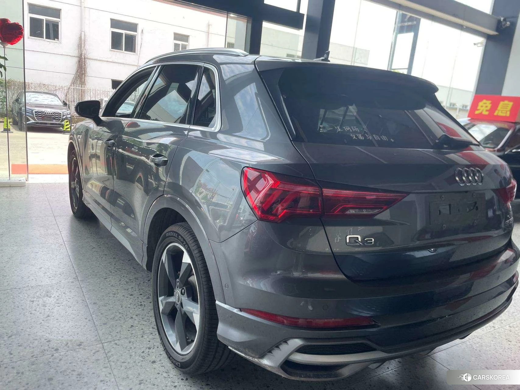 Audi Q3 2022 Темно-серый из Китая, фото 5