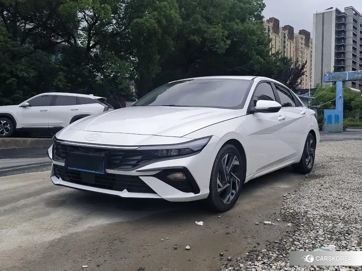 Hyundai Elantra 2026 Белый из Китая, фото 4
