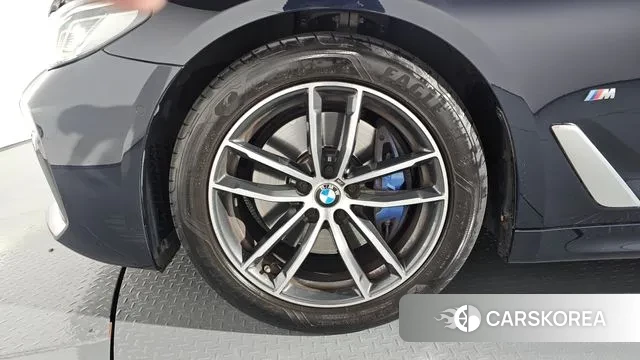 BMW 5 Series (G30) id 3355089 из Кореи 14