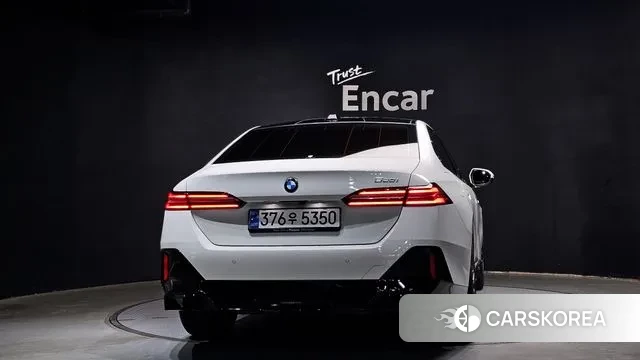 BMW 5 Series (G60) id 3507331 из Кореи 14