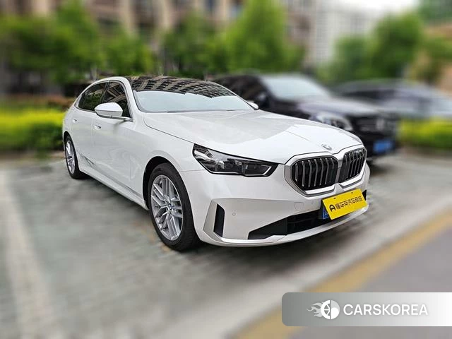 BMW 5 series 2025 Белый из Китая, фото 4