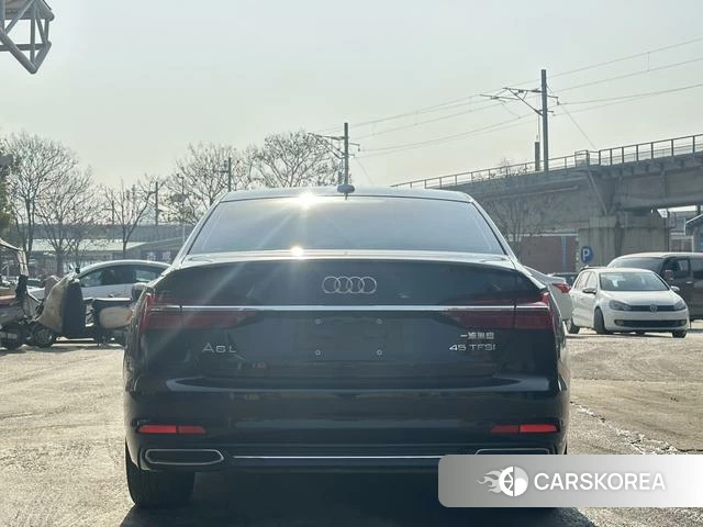 Audi A6L id 4256663 из Китая 10