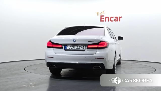 BMW 5 Series (G30) id 3842036 из Кореи 14
