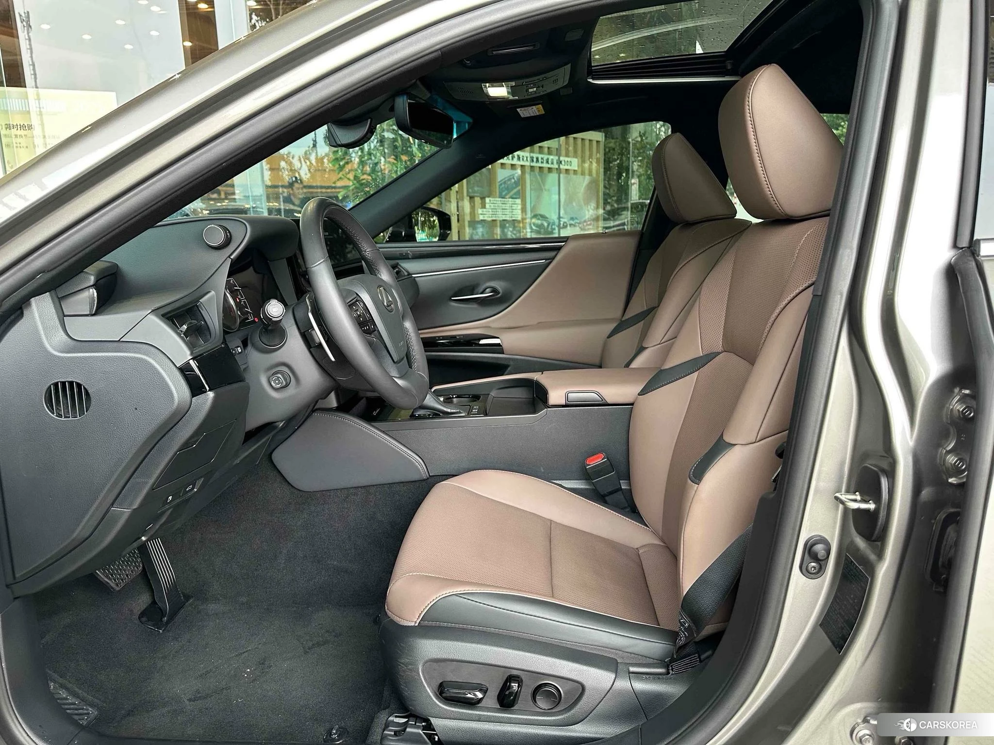 Lexus ES 2022 Серебристо-серый из Китая, фото 4