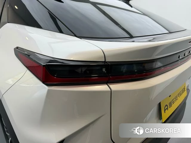Lexus RZ id 4259766 из Китая 14