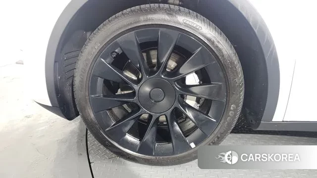 Tesla Model Y id 3679609 из Кореи 14